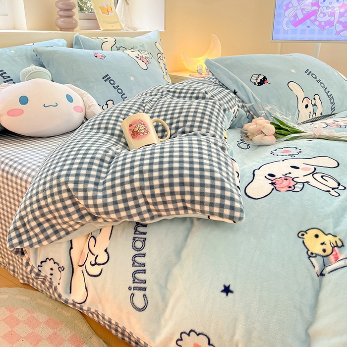 91家纺网 家纺一手货源 找家纺 金爱家 2023新款正版三丽鸥授权卡通加厚高克重牛奶绒四件套 绒三丽鸥-冰淇淋甜点玉桂狗