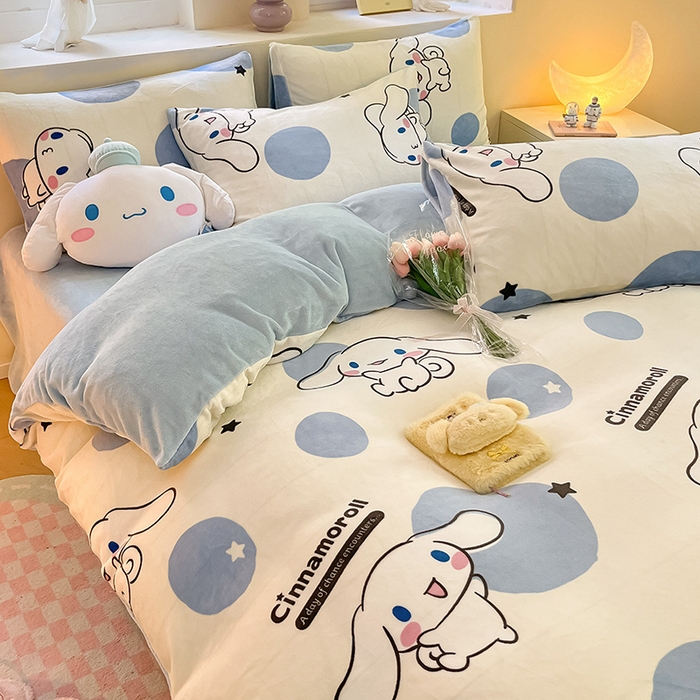 91家纺网 家纺一手货源 找家纺 金爱家 2023新款正版三丽鸥授权卡通加厚高克重牛奶绒四件套 绒三丽鸥-蓝色波点玉桂狗