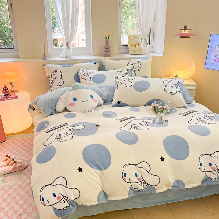 91家纺网 家纺一手货源 找家纺 金爱家 2023新款正版三丽鸥授权卡通加厚高克重牛奶绒四件套 绒三丽鸥-蓝色波点玉桂狗