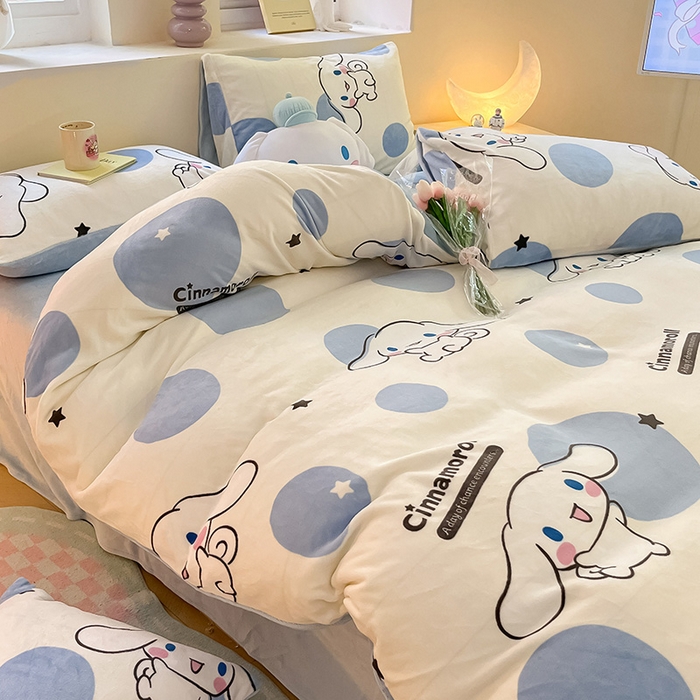 91家纺网 家纺一手货源 找家纺 金爱家 2023新款正版三丽鸥授权卡通加厚高克重牛奶绒四件套 绒三丽鸥-蓝色波点玉桂狗