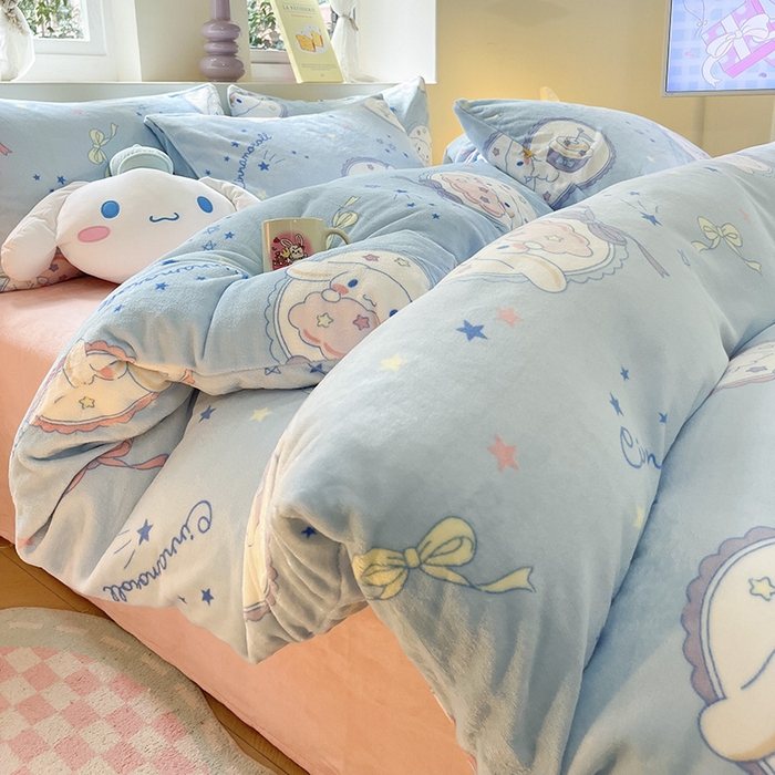 91家纺网 家纺一手货源 找家纺 金爱家 2023新款正版三丽鸥授权卡通加厚高克重牛奶绒四件套 绒三丽鸥-星星玉桂狗