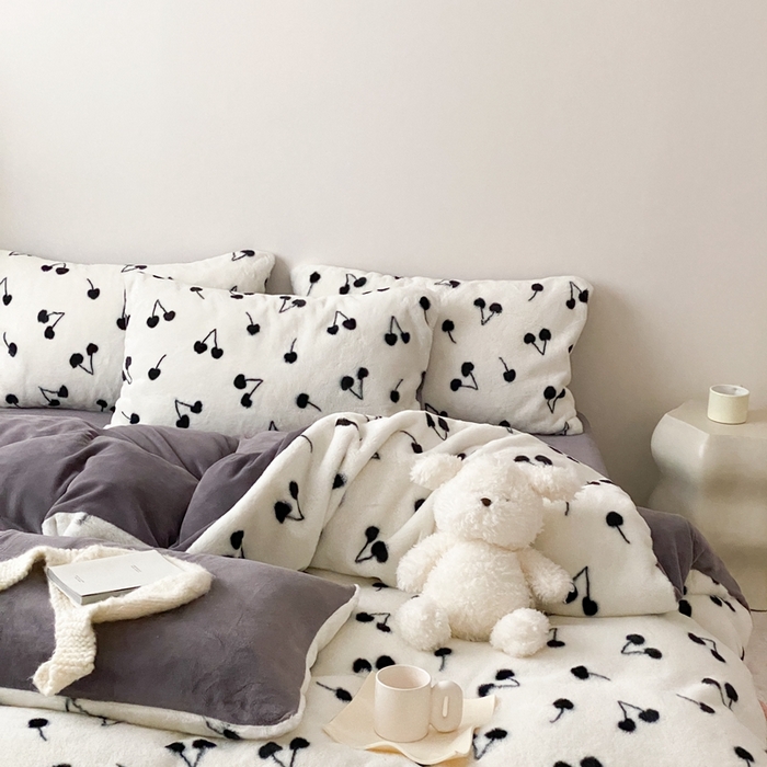 91家纺网 家纺一手货源 找家纺 潘朵拉 2023新款秋冬ins韩风专版印花保暖兔兔毛绒四件套 松岛