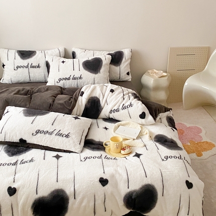 91家纺网 家纺一手货源 找家纺 潘朵拉 2023新款秋冬ins韩风专版印花保暖兔兔毛绒四件套 一梦繁星（灰）