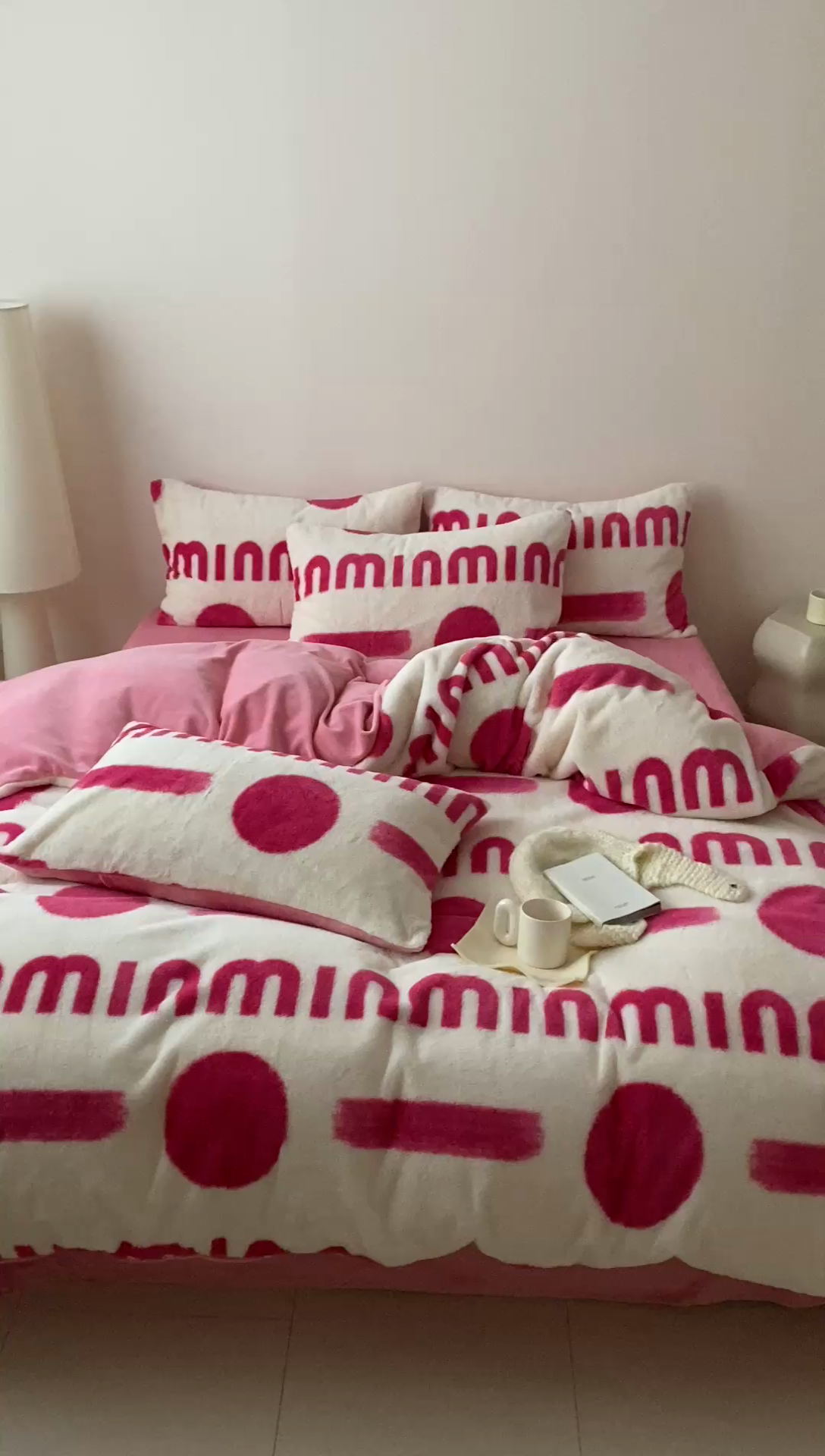 91家纺网 家纺一手货源 找家纺 潘朵拉 2023新款秋冬ins韩风专版印花保暖兔兔毛绒四件套 思恋（玫粉）