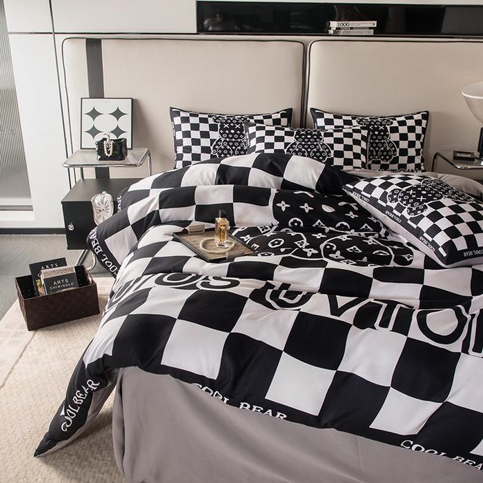 91家纺网 家纺一手货源 找家纺 色鬼 2023新款直播爆款网红款四季棉四件套 棋盘格公仔