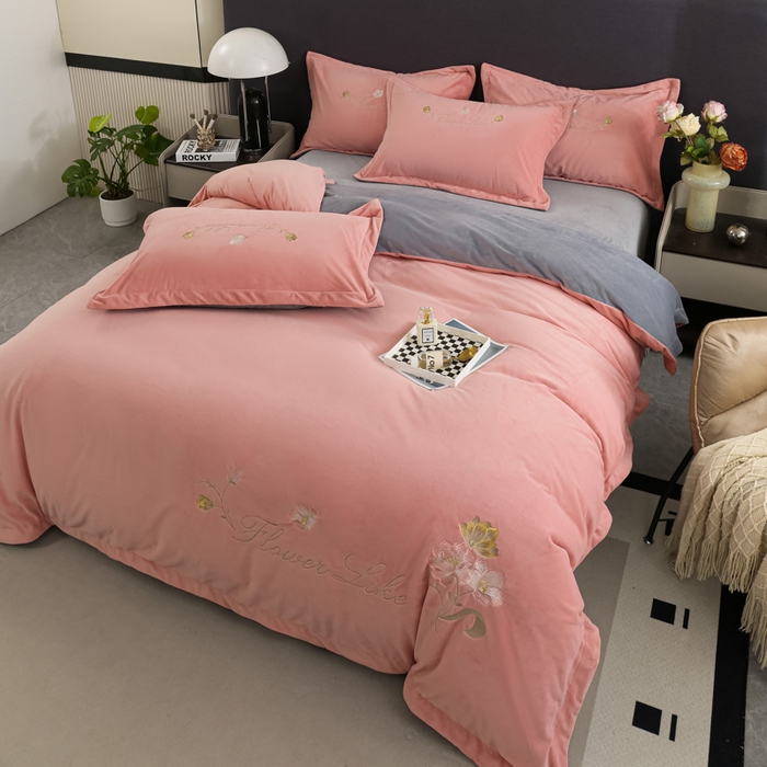 91家纺网 家纺一手货源 找家纺 银石 2023新款高克重婴儿绒宝宝绒轻奢绣花四件套 倾城 倾城（粉）