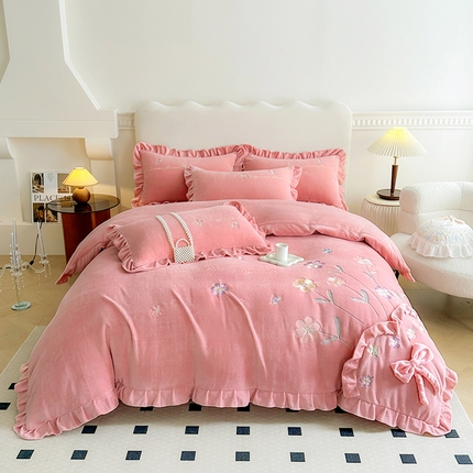 可以家居 2023新款牛奶绒绣花花边款四件套心花怒放 粉豆沙