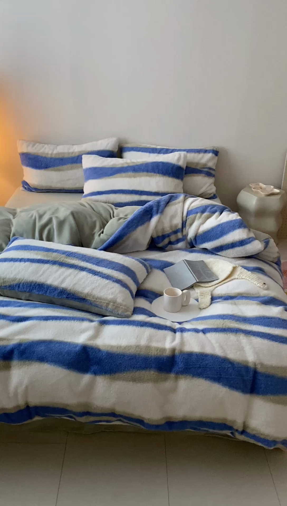 91家纺网 家纺一手货源 找家纺 潘朵拉 2023新款秋冬ins韩风专版印花保暖兔兔毛绒四件套 清欢（蓝）