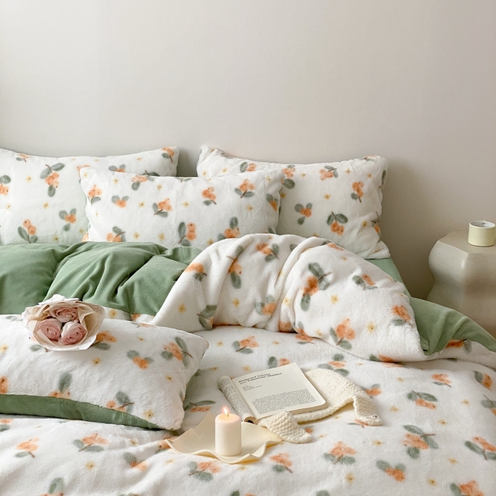 91家纺网 家纺一手货源 找家纺 潘朵拉 2023新款秋冬ins韩风专版印花保暖兔兔毛绒四件套 梨花