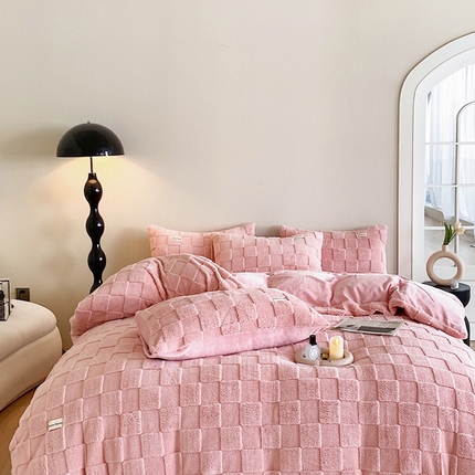 91家纺网 家纺一手货源 找家纺 （总）红嘴企鹅 2025新款华夫格牛奶绒四件套