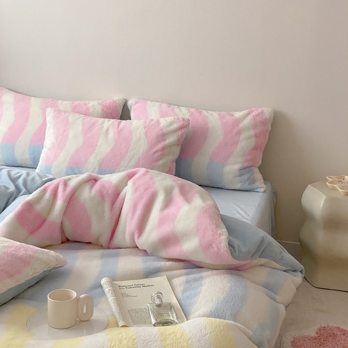 91家纺网 家纺一手货源 找家纺 潘朵拉 2023新款秋冬ins韩风专版印花保暖兔兔毛绒四件套 海盐芝士