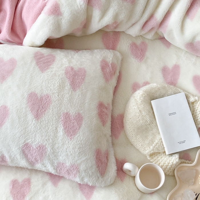 91家纺网 家纺一手货源 找家纺 潘朵拉 2023新款秋冬ins韩风专版印花保暖兔兔毛绒四件套 与你（粉）