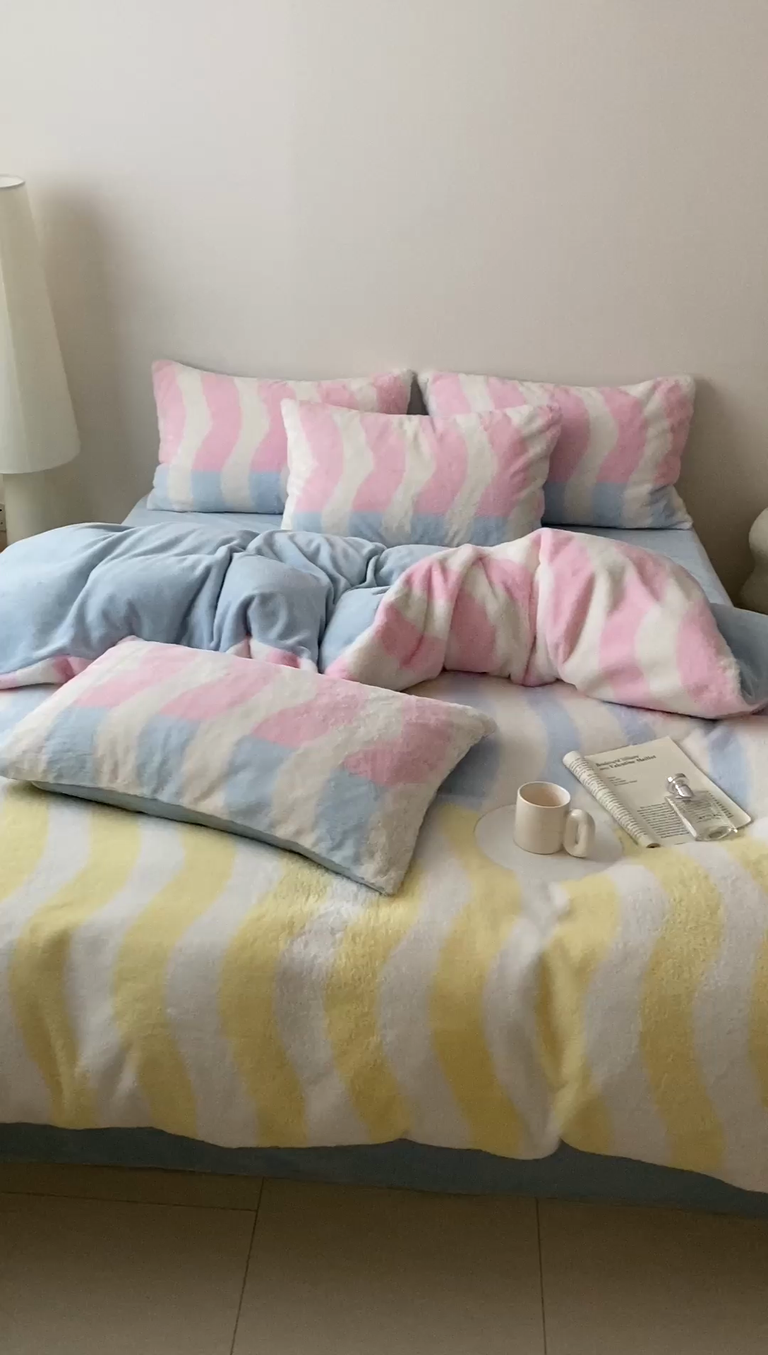 91家纺网 家纺一手货源 找家纺 潘朵拉 2023新款秋冬ins韩风专版印花保暖兔兔毛绒四件套 海盐芝士