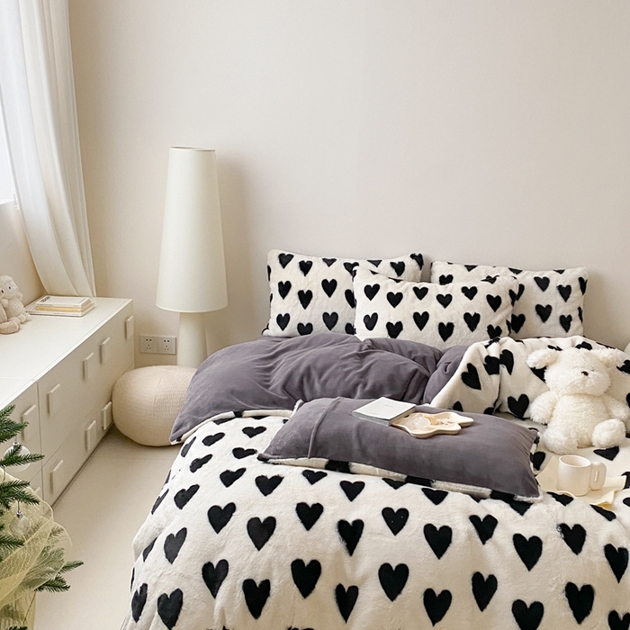 91家纺网 家纺一手货源 找家纺 潘朵拉 2023新款秋冬ins韩风专版印花保暖兔兔毛绒四件套 与你（灰）