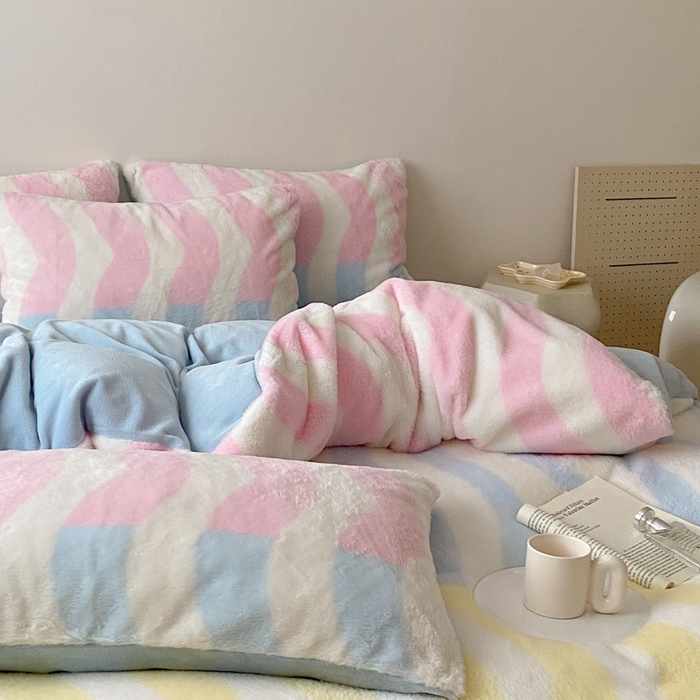 91家纺网 家纺一手货源 找家纺 潘朵拉 2023新款秋冬ins韩风专版印花保暖兔兔毛绒四件套 海盐芝士