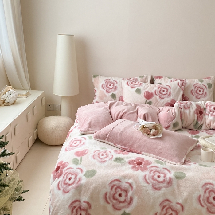 91家纺网 家纺一手货源 找家纺 潘朵拉 2023新款秋冬ins韩风专版印花保暖兔兔毛绒四件套 半眠