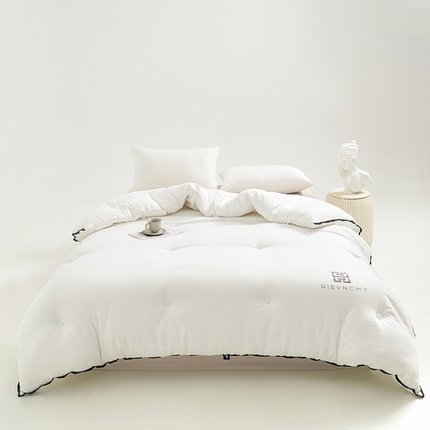 91家纺网 家纺一手货源 找家纺 2023新款暖芯碳素磨绒被 露白