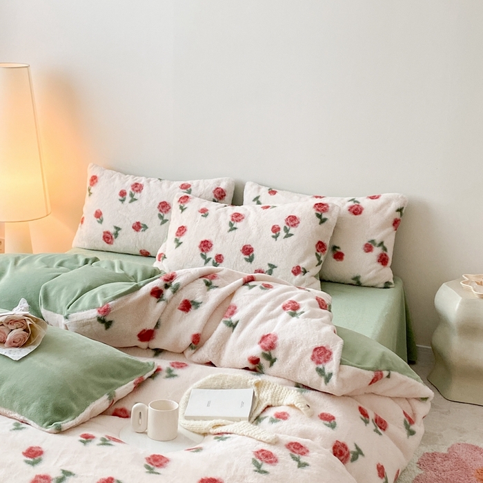 91家纺网 家纺一手货源 找家纺 潘朵拉 2023新款秋冬ins韩风专版印花保暖兔兔毛绒四件套 情话