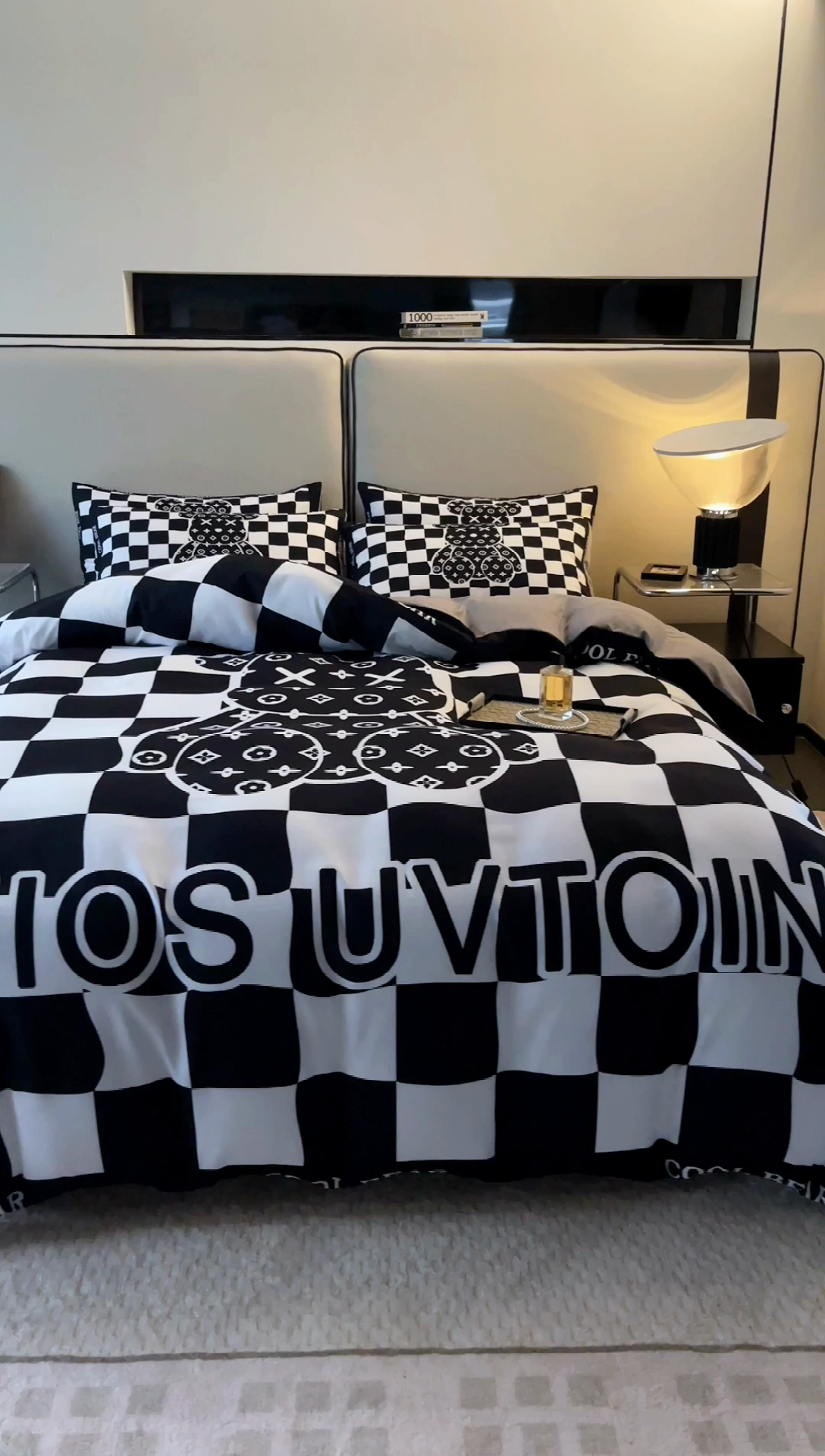 91家纺网 家纺一手货源 找家纺 色鬼 2023新款直播爆款网红款四季棉四件套 棋盘格公仔