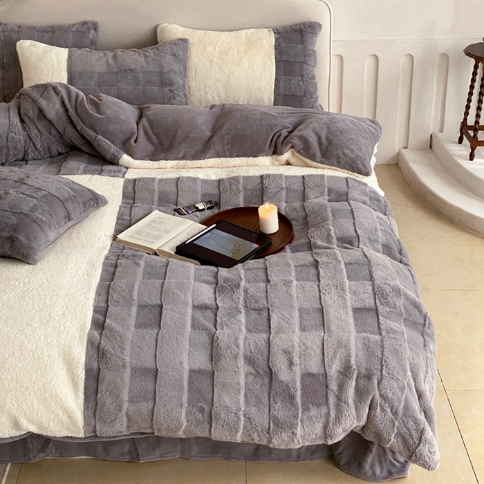 91家纺网 家纺一手货源 找家纺 潘朵拉 2023新款兔毛四宫格极有家小红书风格拼色牛奶绒四件套 梵希（灰）