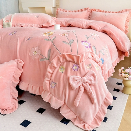 可以家居 2023新款牛奶绒绣花花边款四件套心花怒放 西柚粉