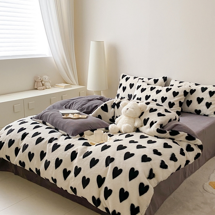 91家纺网 家纺一手货源 找家纺 潘朵拉 2023新款秋冬ins韩风专版印花保暖兔兔毛绒四件套 与你（灰）