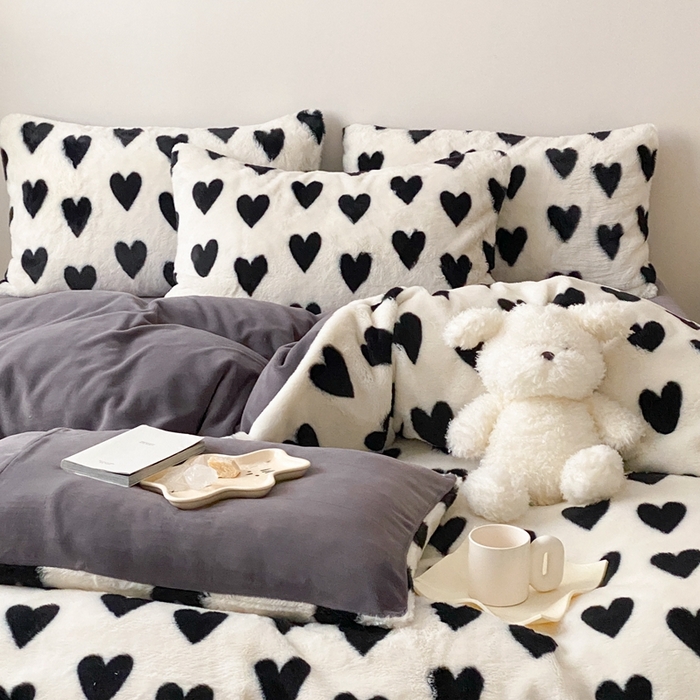 91家纺网 家纺一手货源 找家纺 潘朵拉 2023新款秋冬ins韩风专版印花保暖兔兔毛绒四件套 与你（灰）