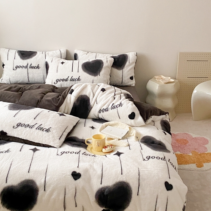 91家纺网 家纺一手货源 找家纺 潘朵拉 2023新款秋冬ins韩风专版印花保暖兔兔毛绒四件套 一梦繁星（灰）