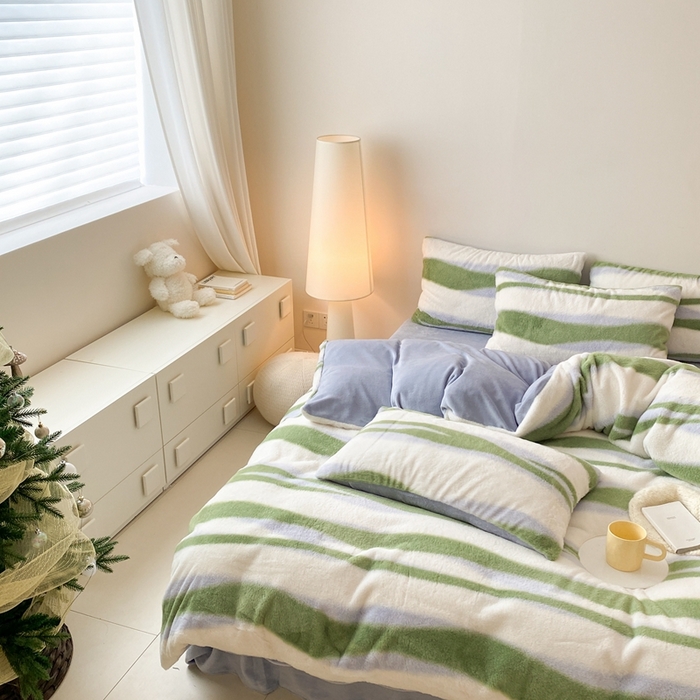 91家纺网 家纺一手货源 找家纺 潘朵拉 2023新款秋冬ins韩风专版印花保暖兔兔毛绒四件套 清欢（绿）