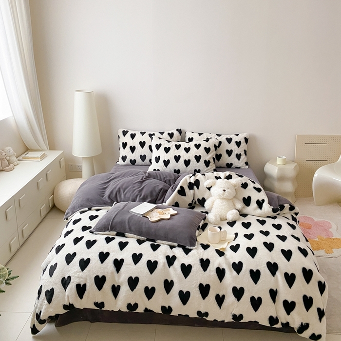 91家纺网 家纺一手货源 找家纺 潘朵拉 2023新款秋冬ins韩风专版印花保暖兔兔毛绒四件套 与你（灰）