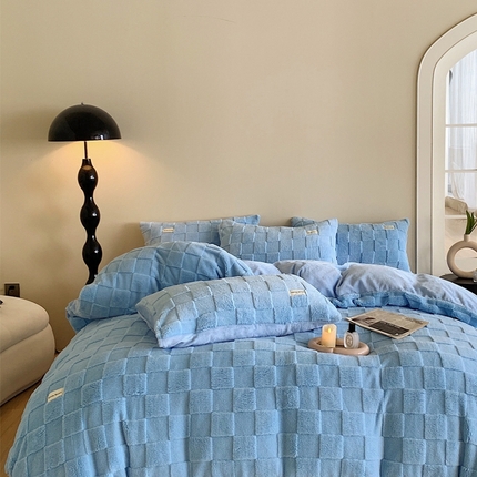 91家纺网 家纺一手货源 找家纺 （总）红嘴企鹅 2025新款华夫格牛奶绒四件套