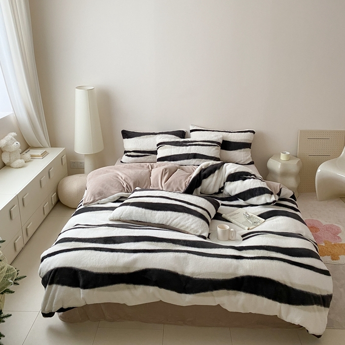 91家纺网 家纺一手货源 找家纺 潘朵拉 2023新款秋冬ins韩风专版印花保暖兔兔毛绒四件套 清欢（灰）