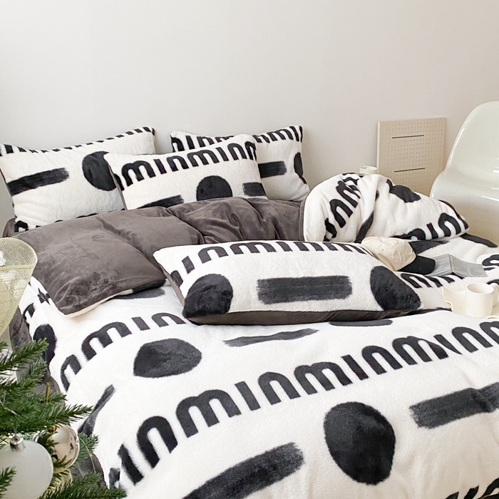 91家纺网 家纺一手货源 找家纺 潘朵拉 2023新款秋冬ins韩风专版印花保暖兔兔毛绒四件套 思恋（黑灰）