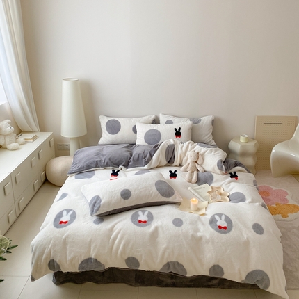 潘朵拉 2023新款秋冬ins韩风专版印花保暖兔兔毛绒四件套 小桃兔兔（灰）