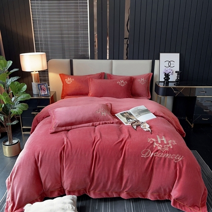 91家纺网 家纺一手货源 找家纺 （总）卡初家居 2023新款简约轻奢款牛奶绒四件套