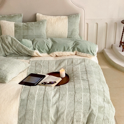 潘朵拉 2023新款兔毛四宫格极有家小红书风格拼色牛奶绒四件套 梵希（绿）