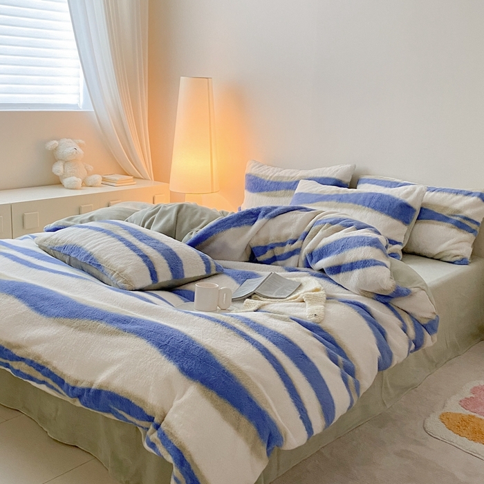 91家纺网 家纺一手货源 找家纺 潘朵拉 2023新款秋冬ins韩风专版印花保暖兔兔毛绒四件套 清欢（蓝）