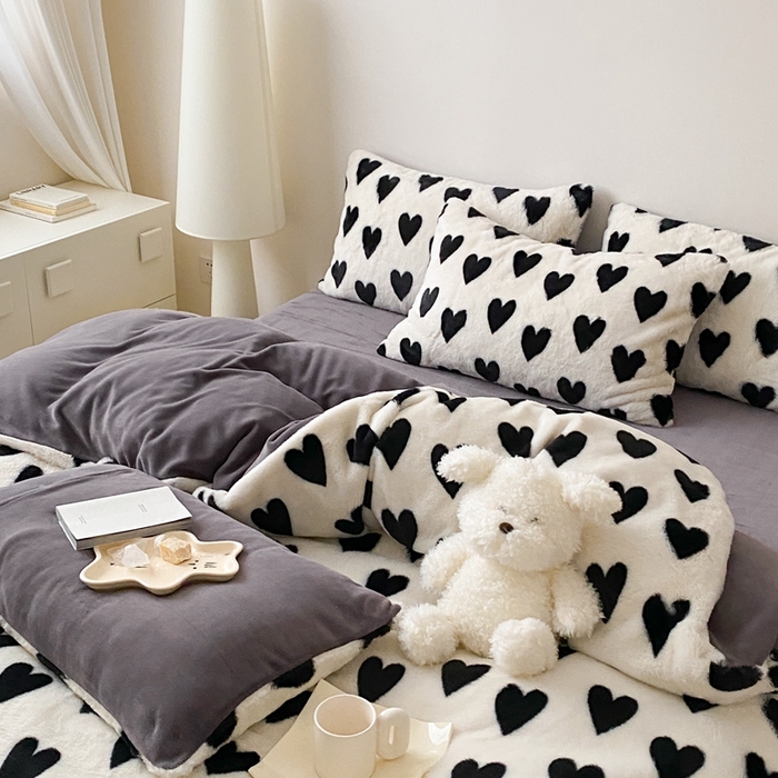 91家纺网 家纺一手货源 找家纺 潘朵拉 2023新款秋冬ins韩风专版印花保暖兔兔毛绒四件套 与你（灰）