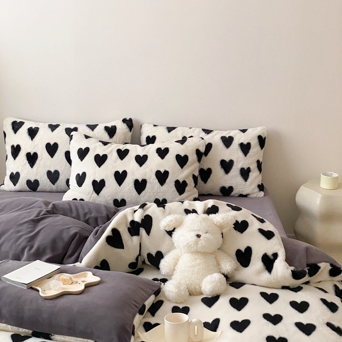 91家纺网 家纺一手货源 找家纺 潘朵拉 2023新款秋冬ins韩风专版印花保暖兔兔毛绒四件套 与你（灰）