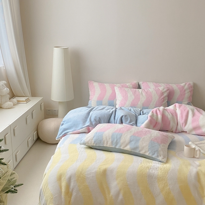 91家纺网 家纺一手货源 找家纺 潘朵拉 2023新款秋冬ins韩风专版印花保暖兔兔毛绒四件套 海盐芝士