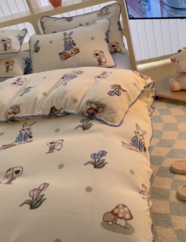 91家纺网 家纺一手货源 找家纺 安哆啦家纺 2024新款牛奶绒三角针四件套 兔八哥