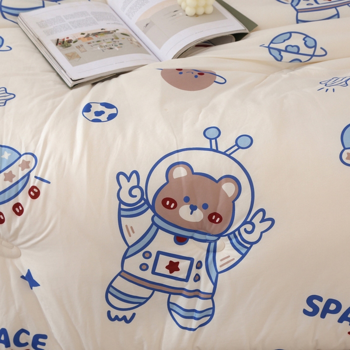 91家纺网 家纺一手货源 找家纺 薇玛仕 2025新款A类牛奶丝针织棉印花大豆被 太空熊