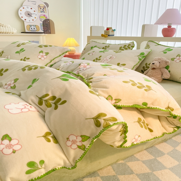 91家纺网 家纺一手货源 找家纺 安哆啦家纺 2024新款牛奶绒三角针四件套 绿叶兔兔