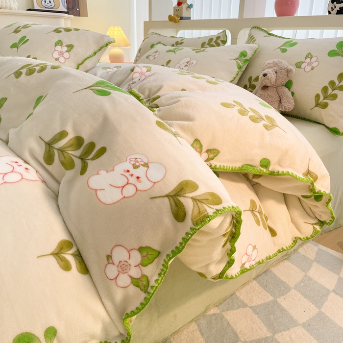 91家纺网 家纺一手货源 找家纺 安哆啦家纺 2024新款牛奶绒三角针四件套 绿叶兔兔