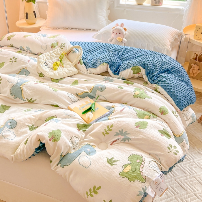 91家纺网 家纺一手货源 找家纺 居易简 2025新款水洗棉双层纱豆豆被 恐龙星球