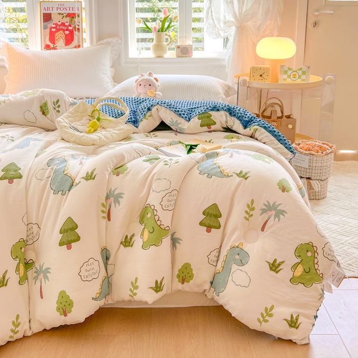 91家纺网 家纺一手货源 找家纺 居易简 2025新款水洗棉双层纱豆豆被 恐龙星球