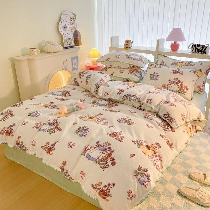 91家纺网 家纺一手货源 找家纺 安哆啦家纺 2024新款牛奶绒三角针四件套 狐狸小姐的花园