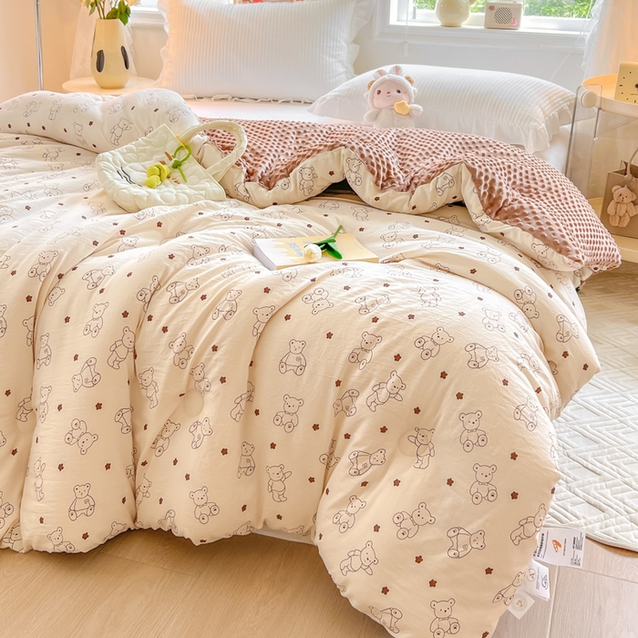 91家纺网 家纺一手货源 找家纺 居易简 2025新款水洗棉双层纱豆豆被 小熊院长