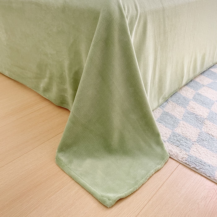 91家纺网 家纺一手货源 找家纺 安哆啦家纺 2024新款牛奶绒三角针四件套 绿叶兔兔