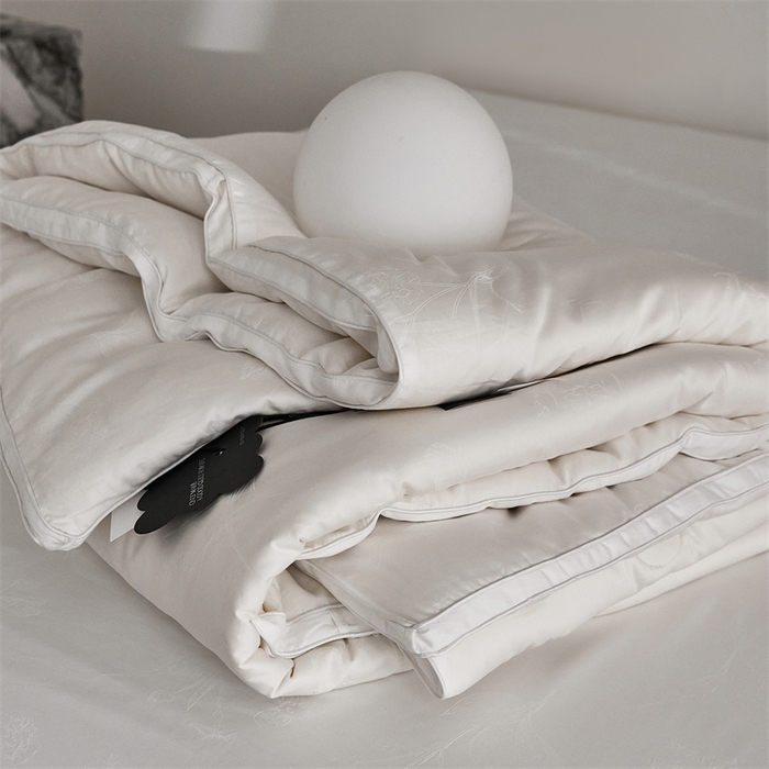 91家纺网 家纺一手货源 找家纺 （总）头等舱 2023新款尊皇全棉贡缎100支A类大提花75大豆抗菌秋冬被（配皮革包装）